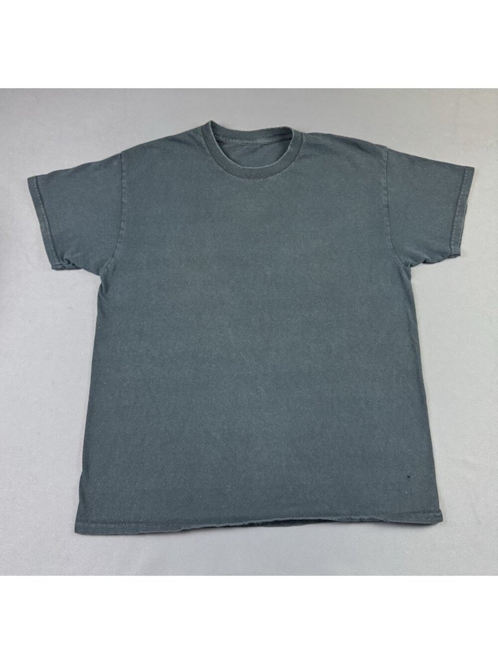 Rare Vintage Black Sun Fade Blank Streetwear Hype Designer Classic Essential Tee